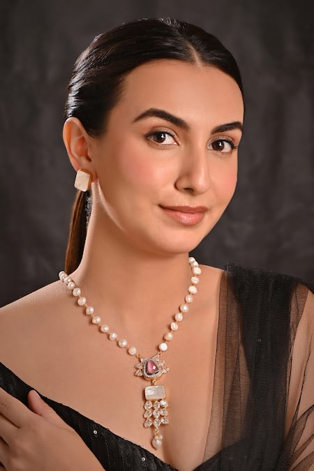 Raga Baubles Mother Of Pearl Studded Pendant Necklace Set 