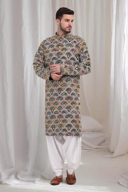 Aham-Vayam Chandravali Embroidered Kurta With Patiala 