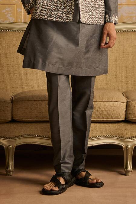 Diyarajvvir Gray Cotton, Silk Embroidery, Mirrors Floral Geometric Bundi Set Online at Aza Fashions Diyarajvvir_Gray Cotton, Silk Embroidery, Mirrors Floral Geometric Bundi Set _Online_at_Aza_Fashions