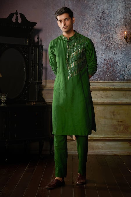 Shop Diyarajvvir Green Cotton, Silk, Linen Embroidery Tikki Kurta And Pant Set at Aza Fashions Shop_Diyarajvvir_Green Cotton, Silk, Linen Embroidery Tikki Kurta And Pant Set _at_Aza_Fashions