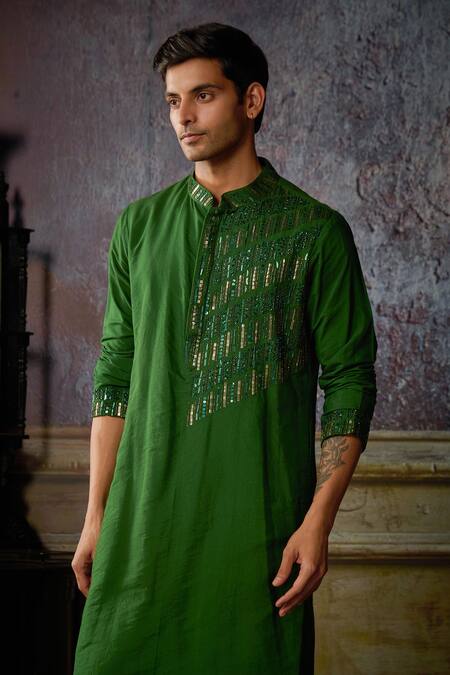 Shop Diyarajvvir Green Cotton, Silk, Linen Embroidery Tikki Kurta And Pant Set Online at Aza Fashions Shop_Diyarajvvir_Green Cotton, Silk, Linen Embroidery Tikki Kurta And Pant Set _Online_at_Aza_Fashions