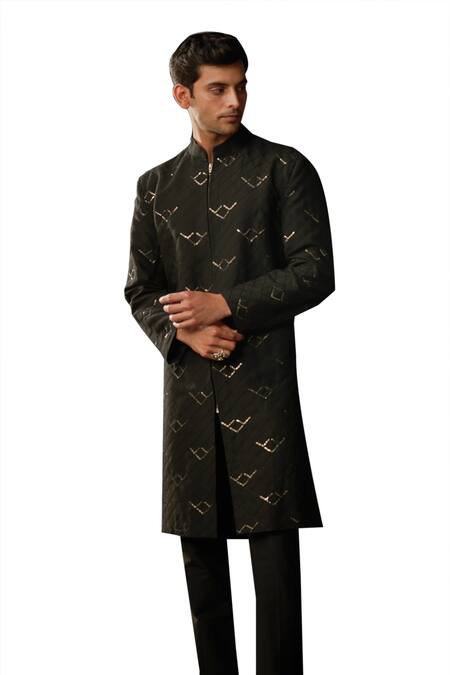 Diyarajvvir Black Cotton, Silk Embroidery Arrow Kurta And Pant Set at Aza Fashions Diyarajvvir_Black Cotton, Silk Embroidery Arrow Kurta And Pant Set _at_Aza_Fashions