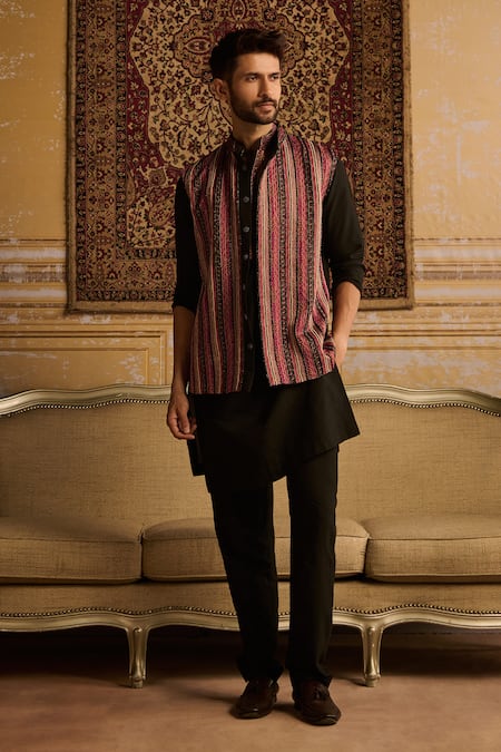 DiyaRajvvir Tribal Embroidered Bundi Kurta Set 