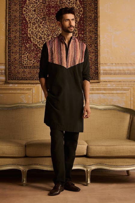 Shop Diyarajvvir Black Cotton, Silk Embroidery Tribal Bundi Kurta Set at Aza Fashions Shop_Diyarajvvir_Black Cotton, Silk Embroidery Tribal Bundi Kurta Set _at_Aza_Fashions