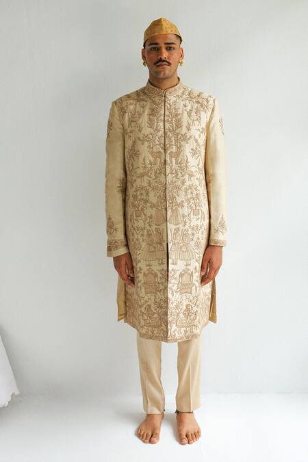 Wabi Sabi By Anshum-Ritesh_Beige Chanderi Embroidery Kaaravaan Sherwani Set _at_Aza_Fashions