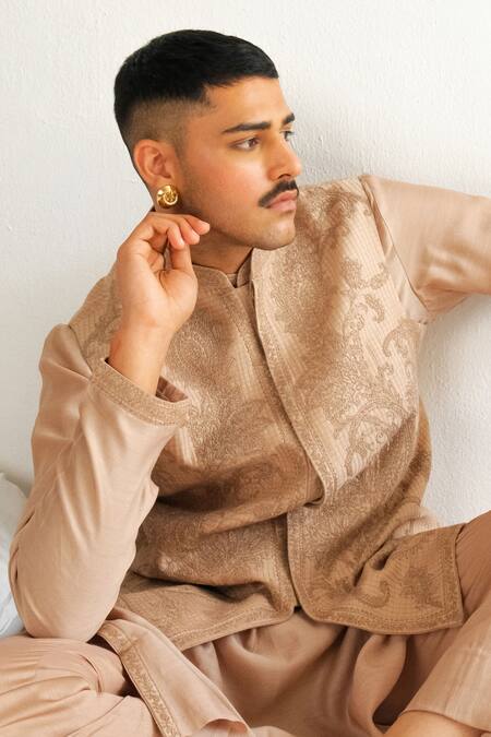 Wabi Sabi By Anshum-Ritesh Beige Chanderi Embroidery Paisley Vine Bundi Set Online at Aza Fashions Wabi Sabi By Anshum-Ritesh_Beige Chanderi Embroidery Paisley Vine Bundi Set _Online_at_Aza_Fashions