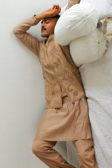 Shop Wabi Sabi By Anshum-Ritesh Beige Chanderi Embroidery Paisley Vine Bundi Set Online at Aza Fashions Shop_Wabi Sabi By Anshum-Ritesh_Beige Chanderi Embroidery Paisley Vine Bundi Set _Online_at_Aza_Fashions