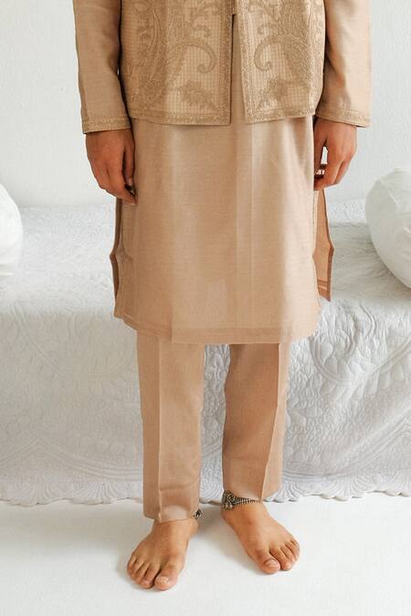 Wabi Sabi By Anshum-Ritesh Beige Chanderi Embroidery Paisley Vine Bundi Set at Aza Fashions Wabi Sabi By Anshum-Ritesh_Beige Chanderi Embroidery Paisley Vine Bundi Set _at_Aza_Fashions