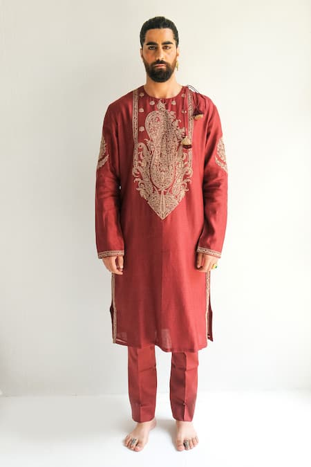 WABI SABI BY ANSHUM-RITESH Placement Paisley Embroidered Kurta With Pyjama 