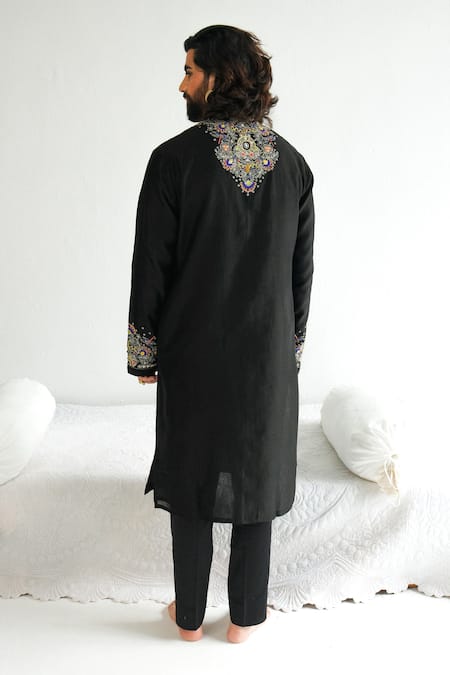 Shop Wabi Sabi By Anshum-Ritesh Black Chanderi Embroidery Dragonfly Kurta With Pyjama at Aza Fashions Shop_Wabi Sabi By Anshum-Ritesh_Black Chanderi Embroidery Dragonfly Kurta With Pyjama _at_Aza_Fashions