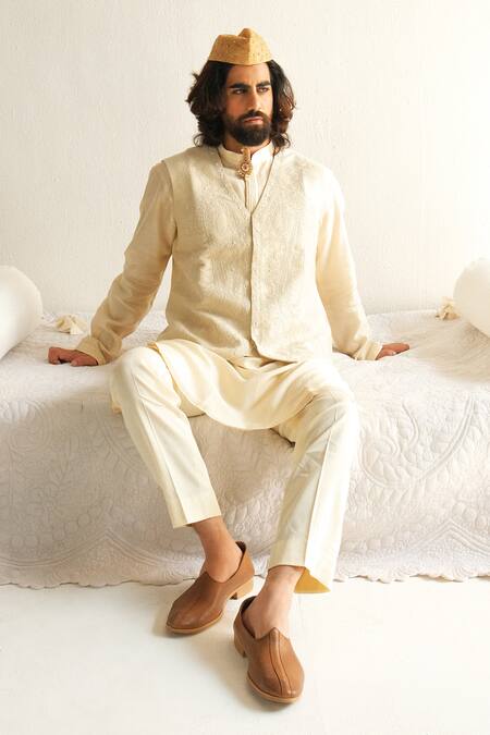 Wabi Sabi By Anshum-Ritesh Beige Chanderi Beads, Diamonds, Embroidery Paisley Boteh Bundi Set Online at Aza Fashions Wabi Sabi By Anshum-Ritesh_Beige Chanderi Beads, Diamonds, Embroidery Paisley Boteh Bundi Set _Online_at_Aza_Fashions