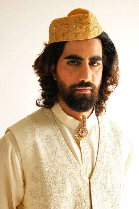 Buy Wabi Sabi By Anshum-Ritesh Beige Chanderi Beads, Diamonds, Embroidery Paisley Boteh Bundi Set Online at Aza Fashions Buy_Wabi Sabi By Anshum-Ritesh_Beige Chanderi Beads, Diamonds, Embroidery Paisley Boteh Bundi Set _Online_at_Aza_Fashions