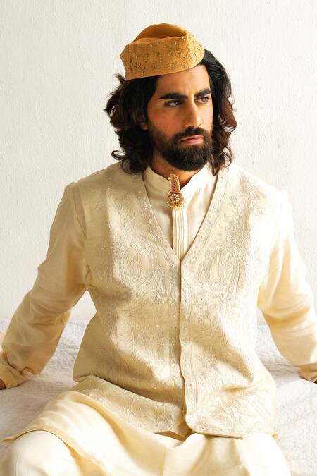 Shop Wabi Sabi By Anshum-Ritesh Beige Chanderi Beads, Diamonds, Embroidery Paisley Boteh Bundi Set Online at Aza Fashions Shop_Wabi Sabi By Anshum-Ritesh_Beige Chanderi Beads, Diamonds, Embroidery Paisley Boteh Bundi Set _Online_at_Aza_Fashions