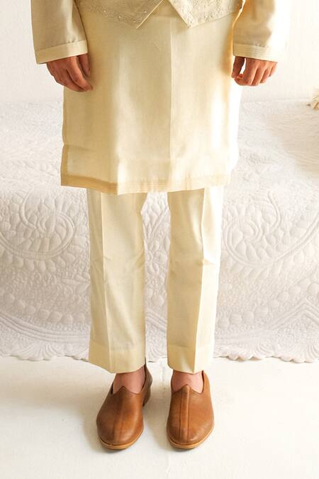 Wabi Sabi By Anshum-Ritesh Beige Chanderi Beads, Diamonds, Embroidery Paisley Boteh Bundi Set at Aza Fashions Wabi Sabi By Anshum-Ritesh_Beige Chanderi Beads, Diamonds, Embroidery Paisley Boteh Bundi Set _at_Aza_Fashions