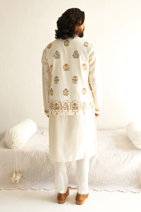 Shop_Wabi Sabi By Anshum-Ritesh_Ivory Cotton, Silk Embroidery Jaipur Mural Bundi Set _at_Aza_Fashions