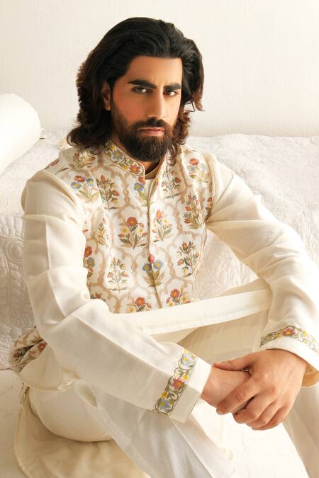 Buy_Wabi Sabi By Anshum-Ritesh_Ivory Cotton, Silk Embroidery Jaipur Mural Bundi Set _Online_at_Aza_Fashions