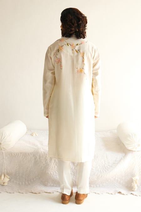 Shop_Wabi Sabi By Anshum-Ritesh_Ivory Chanderi Raccoon Trail Hand Painted Kurta With Pyjama _at_Aza_Fashions