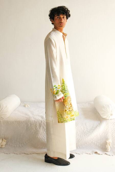 Wabi Sabi By Anshum-Ritesh Ivory Chanderi Nocturnal Hand Painted Kurta With Pyjama at Aza Fashions Wabi Sabi By Anshum-Ritesh_Ivory Chanderi Nocturnal Hand Painted Kurta With Pyjama _at_Aza_Fashions