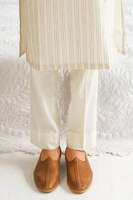 Wabi Sabi By Anshum-Ritesh_Ivory Chanderi, Cotton Embroidery Asterisk Kurta With Pyjama _Online_at_Aza_Fashions
