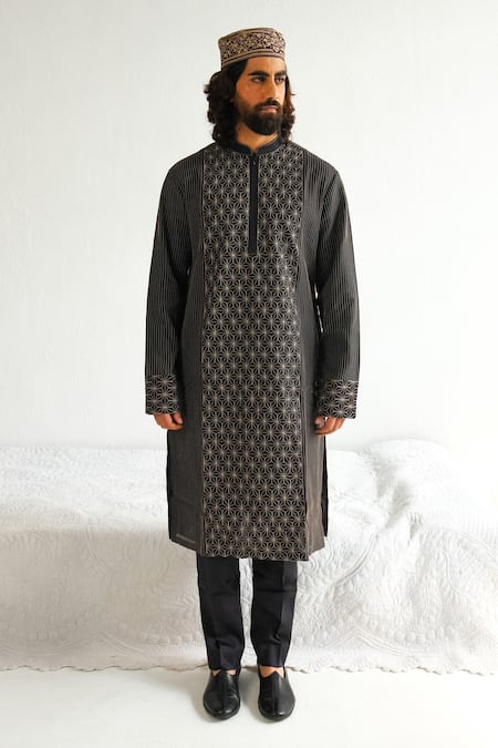 WABI SABI BY ANSHUM-RITESH Asterisk Embroidered Kurta & Pyjama Set 