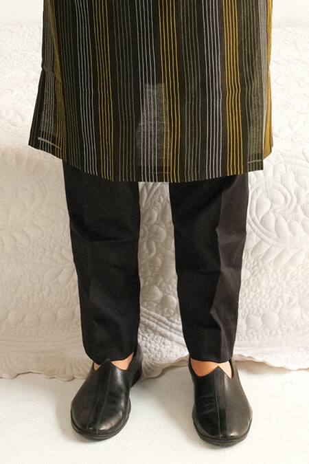 Wabi Sabi By Anshum-Ritesh_Black Cotton, Silk Embroidery, Applique Bundi Kurta Set _at_Aza_Fashions