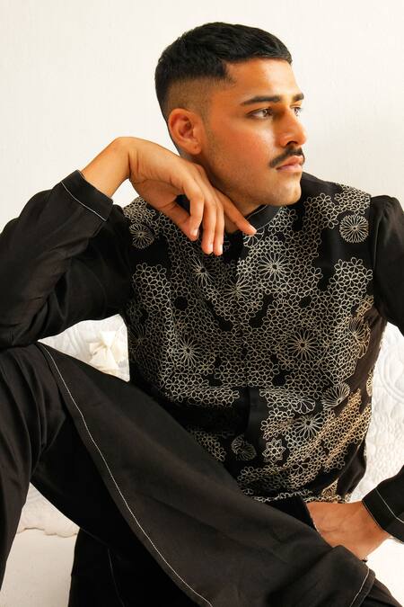 Buy_Wabi Sabi By Anshum-Ritesh_Black Cotton, Silk Embroidery Arabesque Bundi Set _Online_at_Aza_Fashions