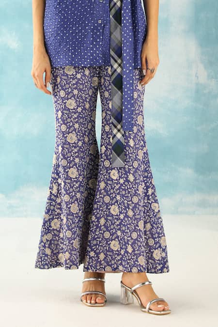 Twenty Nine Blue Georgette Embroidery Chikankari Bell Bottom Pant at Aza Fashions Twenty Nine_Blue Georgette Embroidery Chikankari Bell Bottom Pant _at_Aza_Fashions