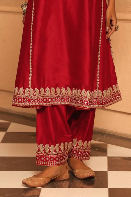 Sheetal Batra Red , Organza Mirrors, Aiman A-line Chauga Kurta With Salwar Online at Aza Fashions Sheetal Batra_Red , Organza Mirrors, Aiman A-line Chauga Kurta With Salwar _Online_at_Aza_Fashions