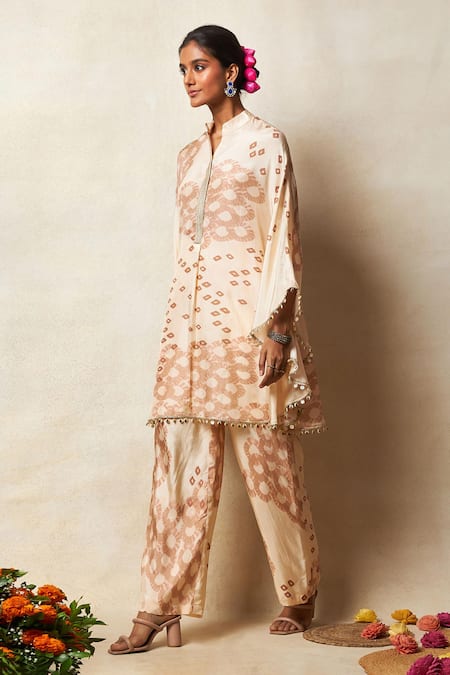 Buy Vedika M Beige Silk Lace, Sequins Mandarin Collar Tie-dye Print Kaftan With Pant Online at Aza Fashions Buy_Vedika M_Beige Silk Lace, Sequins Mandarin Collar Tie-dye Print Kaftan With Pant _Online_at_Aza_Fashions