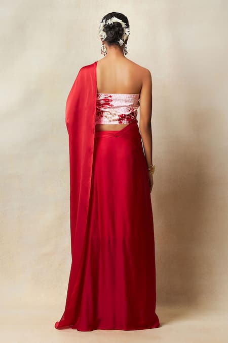 Shop Vedika M Red Silk, Satin Sequins Sweetheart Neck Solid Pre-draped Saree With Corset at Aza Fashions Shop_Vedika M_Red Silk, Satin Sequins Sweetheart Neck Solid Pre-draped Saree With Corset _at_Aza_Fashions