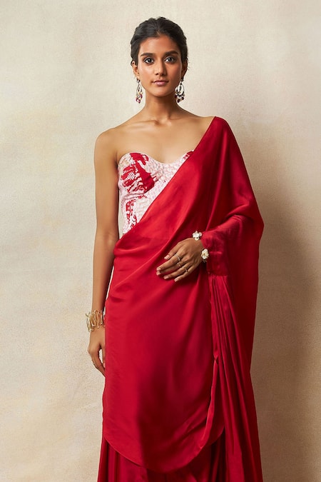 Buy Vedika M Red Silk, Satin Sequins Sweetheart Neck Solid Pre-draped Saree With Corset Online at Aza Fashions Buy_Vedika M_Red Silk, Satin Sequins Sweetheart Neck Solid Pre-draped Saree With Corset _Online_at_Aza_Fashions