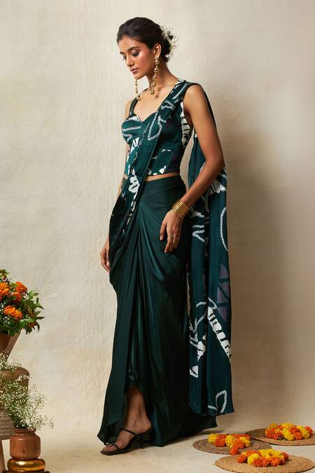 Vedika M_Green Satin Embroidery Halter Neck Bandhani Print Pre-draped Saree With Corset _Online_at_Aza_Fashions
