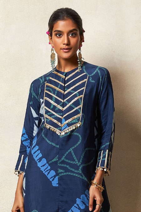 Buy_Vedika M_Blue Silk Zari, Embroidery Round Neck Abstract Print Kurta And Sharara Set _Online_at_Aza_Fashions