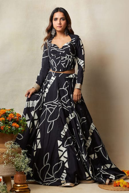 Vedika M Black Silk Printed Abstract Sweetheart Bandhani Lehenga Set 