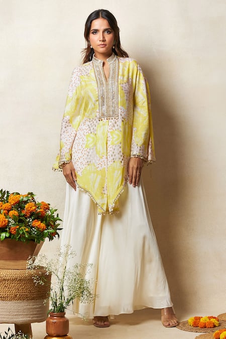 Vedika M Yellow Kaftan Silk Printed Abstract Bandhani Collared V And Pant Set 