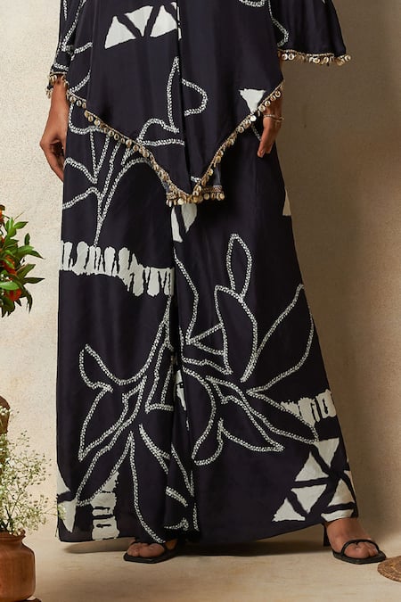 Buy_Vedika M_Black Silk Sequins Collared, V-neck Abstract Bandhani Print Kaftan And Pant Set _Online_at_Aza_Fashions