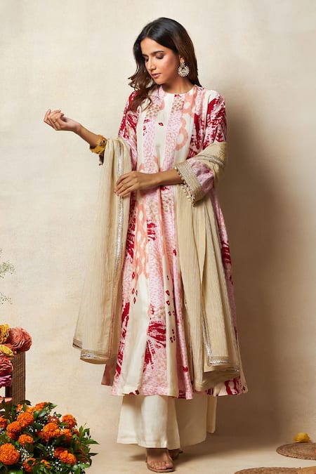 Vedika M Red Kurta And Pant Silk Printed Abstract Bandhani Round Set 