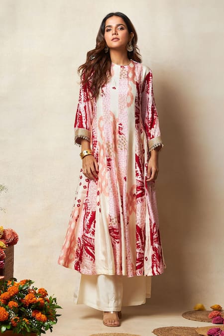 Vedika M_Red Silk, Lurex Embroidery, Zari Round Abstract Bandhani Print Kurta Pant Set _at_Aza_Fashions