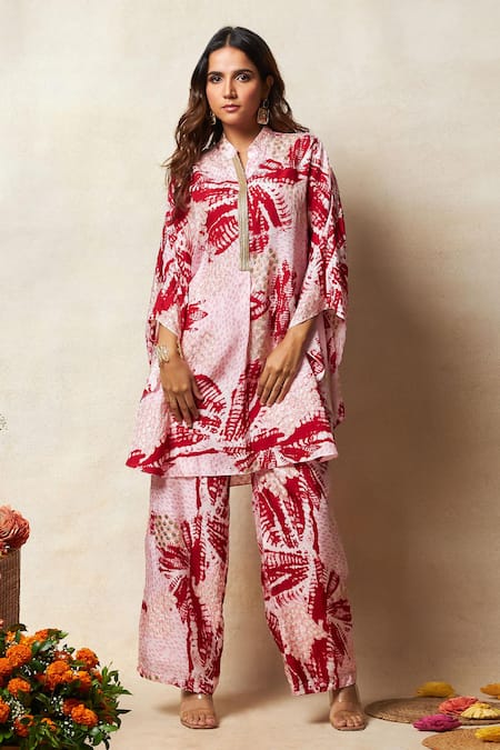 Vedika M Red Silk Printed Abstract Bandhani Collared V Embroidered Kurta And Pant Set 