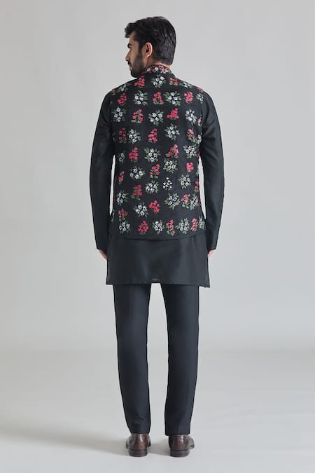 Priti Sahni Floral Hand Painted Bundi Set 