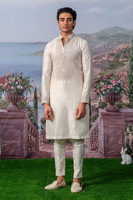 House of KOA Aiden Embroidered Placket Kurta With Pant 