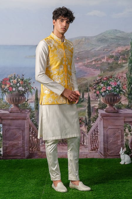 House Of Koa Floral Embroidered Bundi Kurta Set 