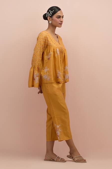Kora Yellow Silk Beads, Applique, Embroidery V-neck Floral Embellished Top With Pant at Aza Fashions Kora_Yellow Silk Beads, Applique, Embroidery V-neck Floral Embellished Top With Pant _at_Aza_Fashions