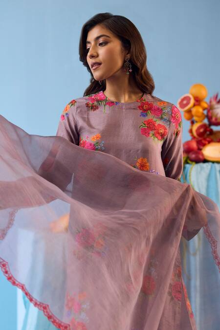 Buy_Surmaye_Grey Organza, Silk Cut Work Ethereal Scalloped Flora Border Dupatta _Online_at_Aza_Fashions