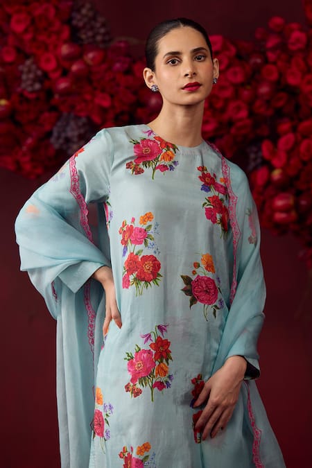 Shop_Surmaye_Blue Organza, Silk Embroidery Ethereal Scalloped Bloom Cutwork Border Dupatta _at_Aza_Fashions