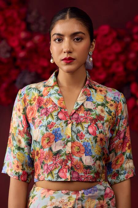 Surmaye Blue Handloom Cotton Whimsical Garden Floral Print Saree Online at Aza Fashions Surmaye_Blue Handloom Cotton Whimsical Garden Floral Print Saree _Online_at_Aza_Fashions