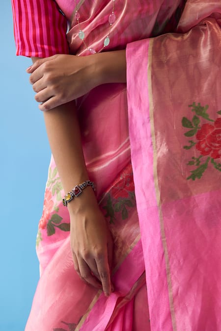 Buy_Surmaye_Fuchsia Handloom Cotton Zari Vivacious Jamdani Saree _Online_at_Aza_Fashions
