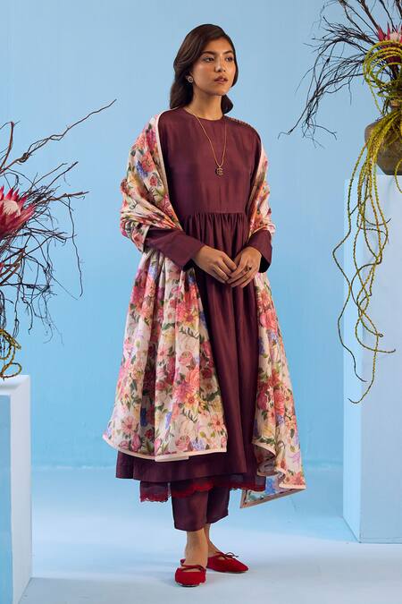 Buy_Surmaye_Maroon Silk Round Neck Vibrant Charm Flared Anarkali Pant Set 