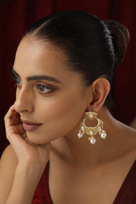 Swabhimann Carved Scalloped Chandbalis