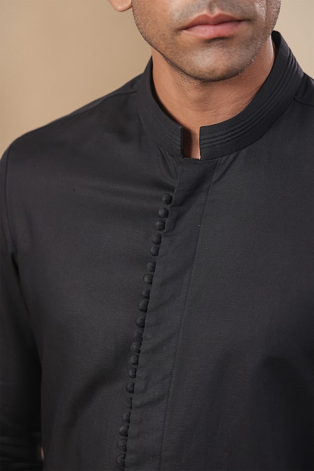 Buy Raw & Rustic By Niti Bothra Black Chanderi, Silk Benarasi Short Kurta Buy_Raw & Rustic By Niti Bothra_Black Chanderi, Silk Benarasi Short Kurta